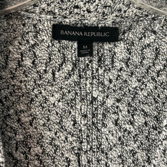 Banana Republic Loose Fit Zip-Up Long Sleeve Knit Cardigan - Picture 2 of 5